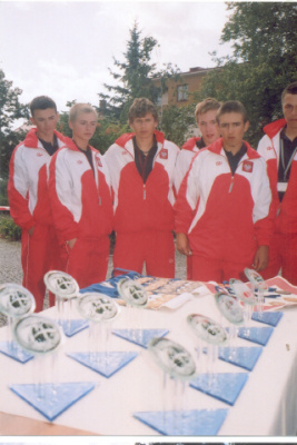  Poláci okukují trofeje 